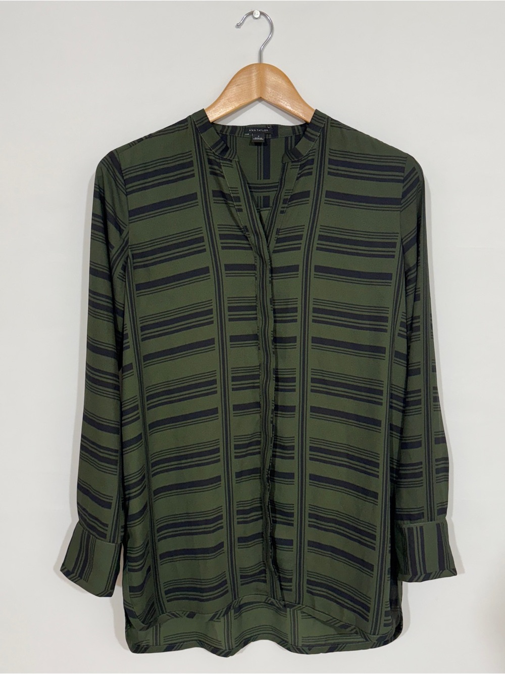 WSH150 {Ann Taylor} Green Black Stripe Oversized Long Length Button Down Blouse